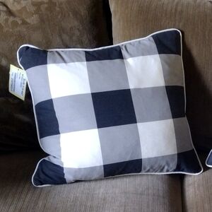 1 Black and White Buffalo Plaid Throw Pillow By Surya 20"X20" Duck Feathers NWT